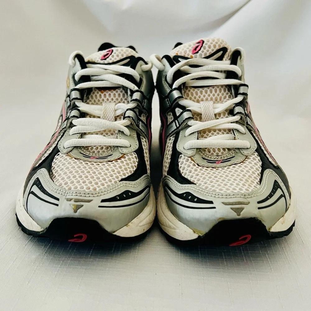 Asics~GT2100~Running/Gym Shoe - Picture 2 of 11